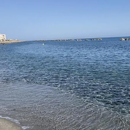 Your Temporary - Seaside Lejlighed *